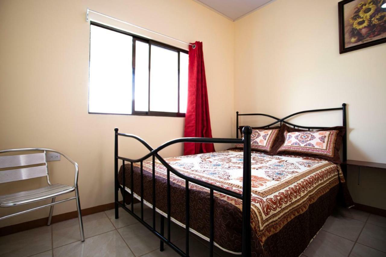 Flor De Katty Hostel Airport Рио-Сегундо Экстерьер фото